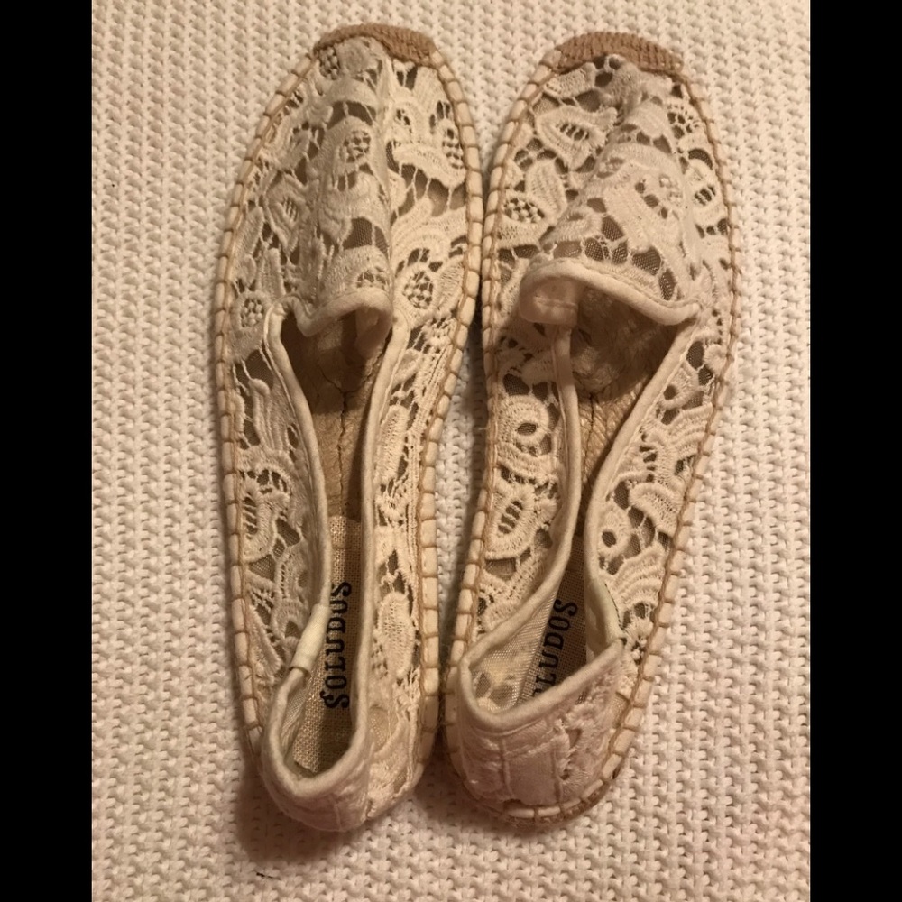Lace flats